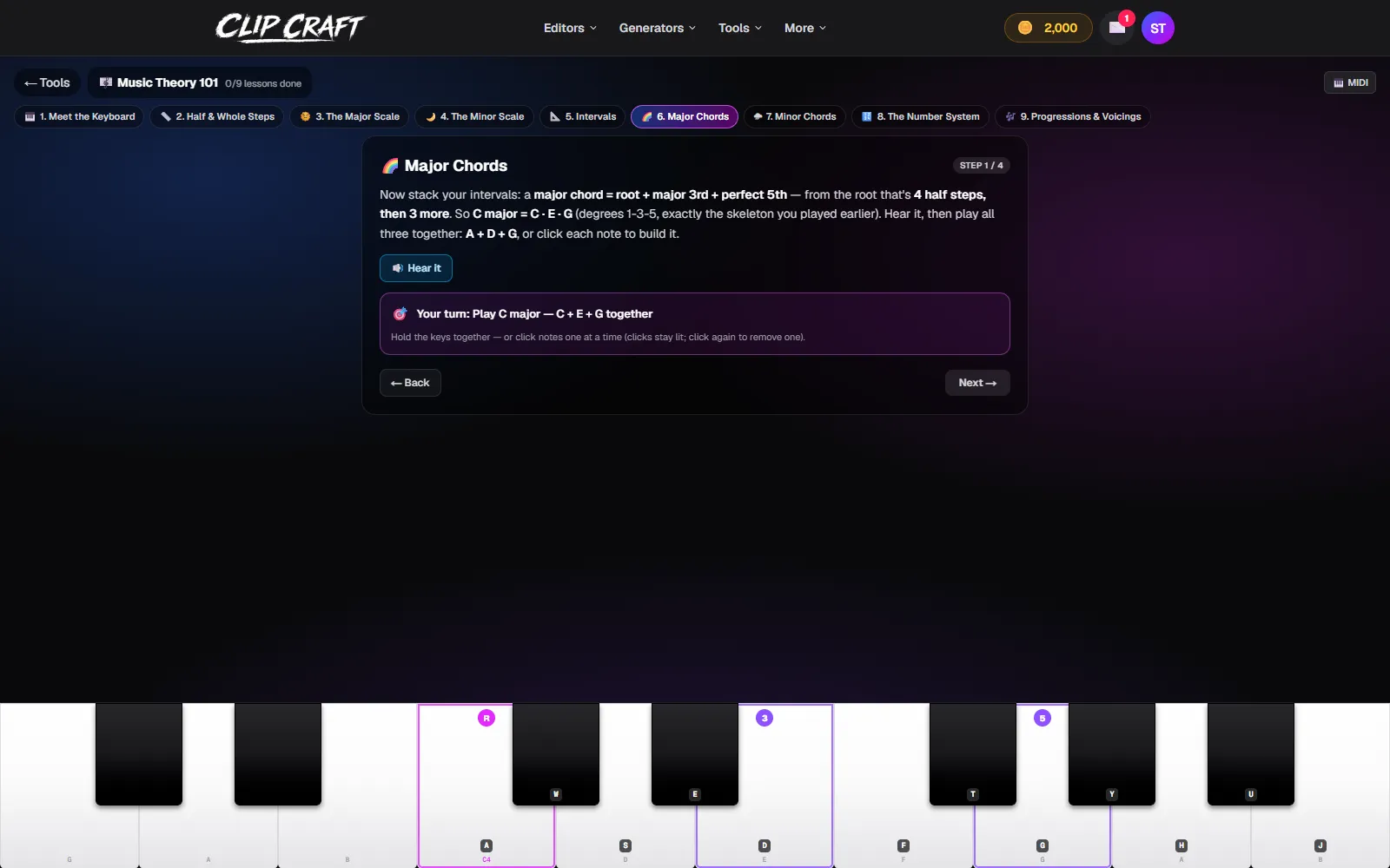 The Major Chords lesson with the C major task, a Hear it button, and root, third and fifth badges ringing the piano keys